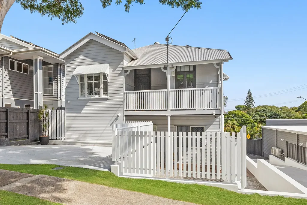 Modern fully furnished unit with public transport access right at the door.