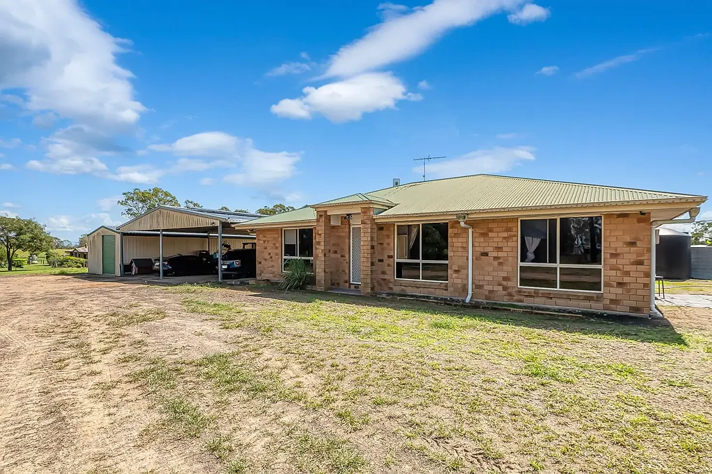 Clarendon 3房  Acreage Lifestyle Meets Business Opportunity