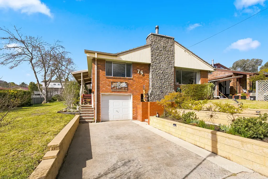 Armidale 3Moenga Comfortable Family Living with Everyday Convenience