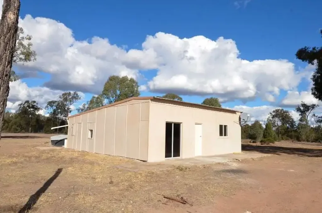 Tara 3 Bedroom 30 Acres with 3-Bedroom Cottage in the beautiful Darling Downs countryside