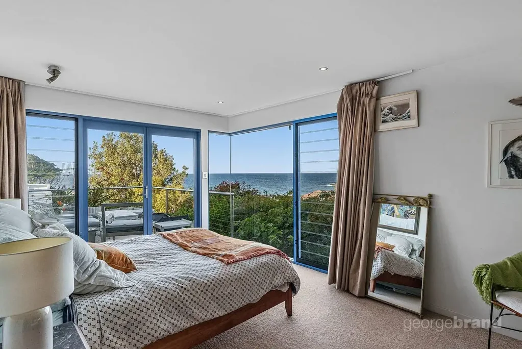 Furnished Spacious Apartment with Spectacular Terrigal Beach Views – Short-Term Lease Available
