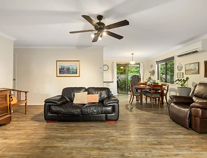 4 Sherwood Crescent, Bellbird Park, QLD 4300, 3 Kuwarto, 1 Banyo, House