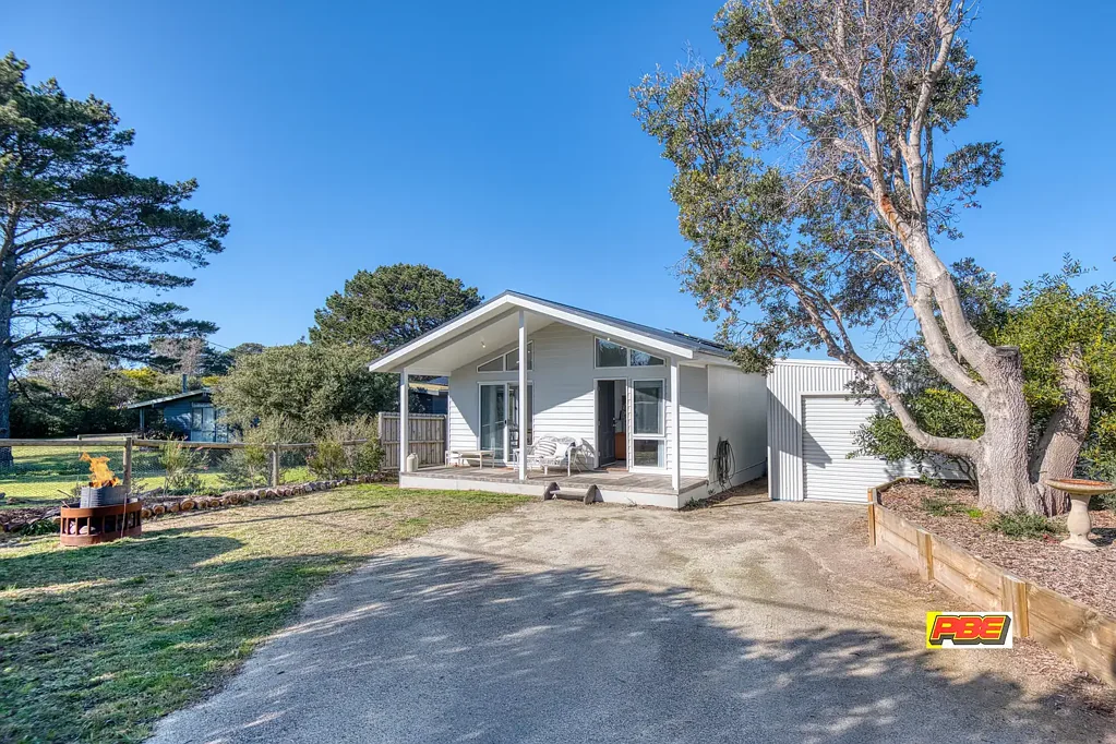 Venus Bay 3 Bedroom A perfect, as new coastal retreat!