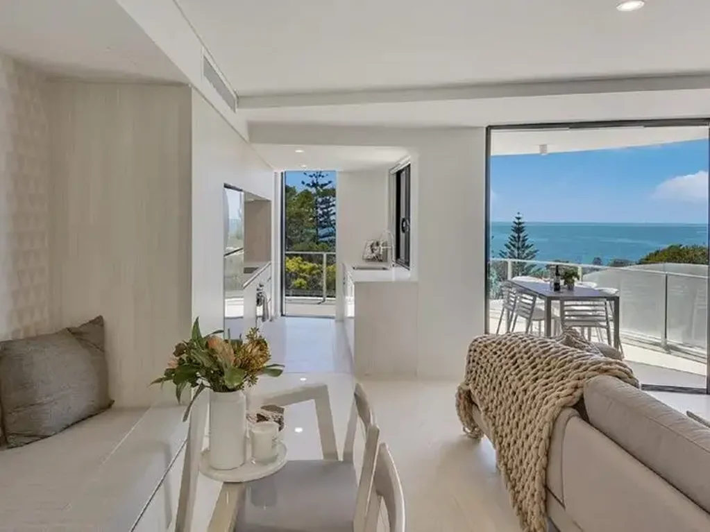 OCEANFRONT LUXURY MOOLOOLABA LIVING
