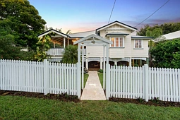 27 Gaba Tepe Street, Moorooka