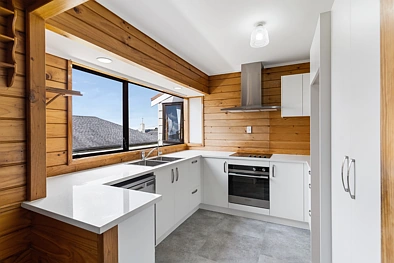 Elevated Northcote Living with Harbour Views