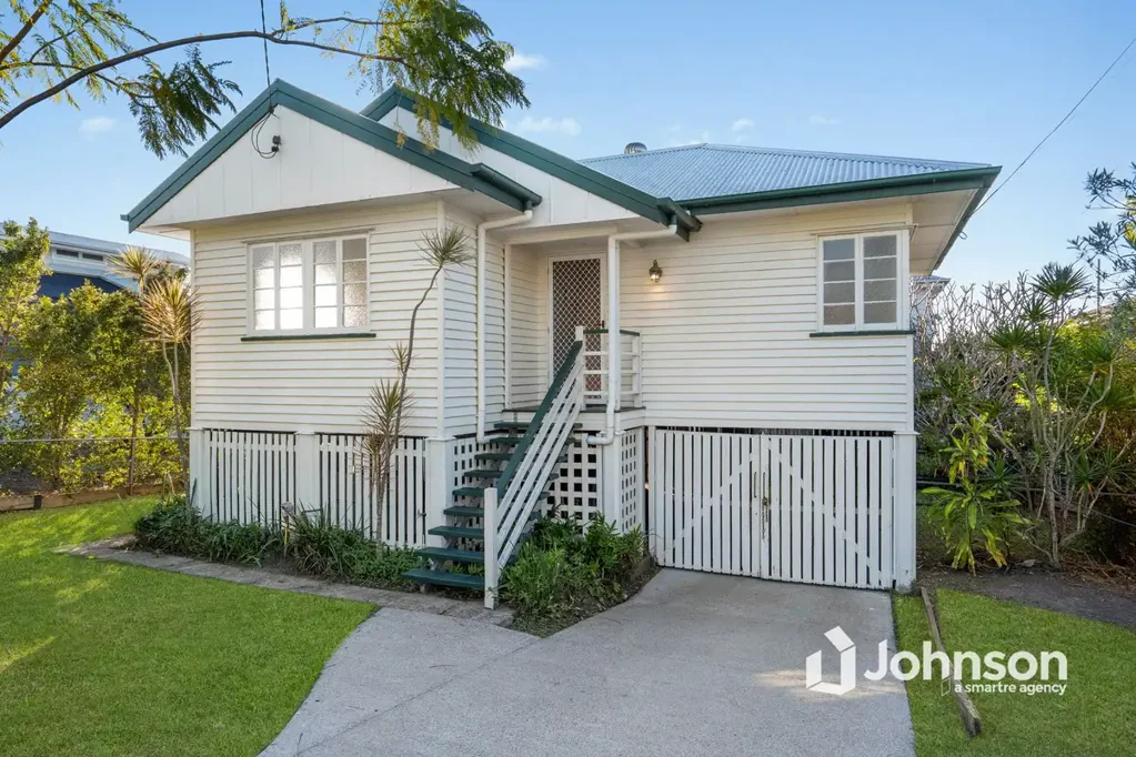30 Barnes Avenue, Coorparoo, QLD 4151