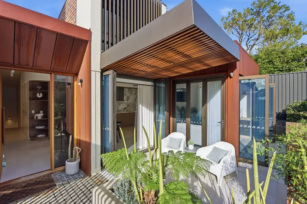 Cronulla 3Zimmer Luxury Single Level Villa with Lift Access