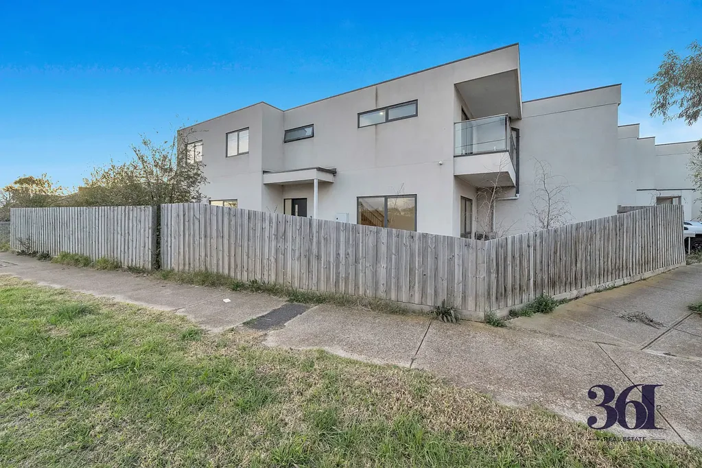 Stylish 3-Bedroom Townhouse with Modern Comforts & Thoughtful Design