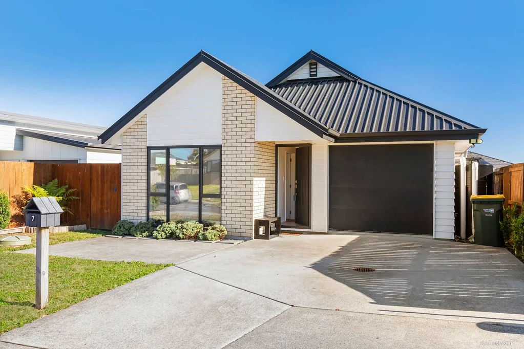 7 Opouatu Avenue, Glenbrook, Franklin, Auckland