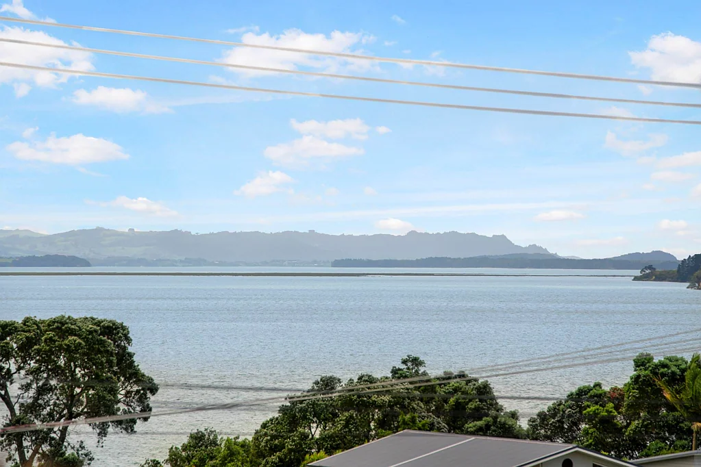 Omokoroa 4房  Incredible Opportunity - Bring Your Offers!