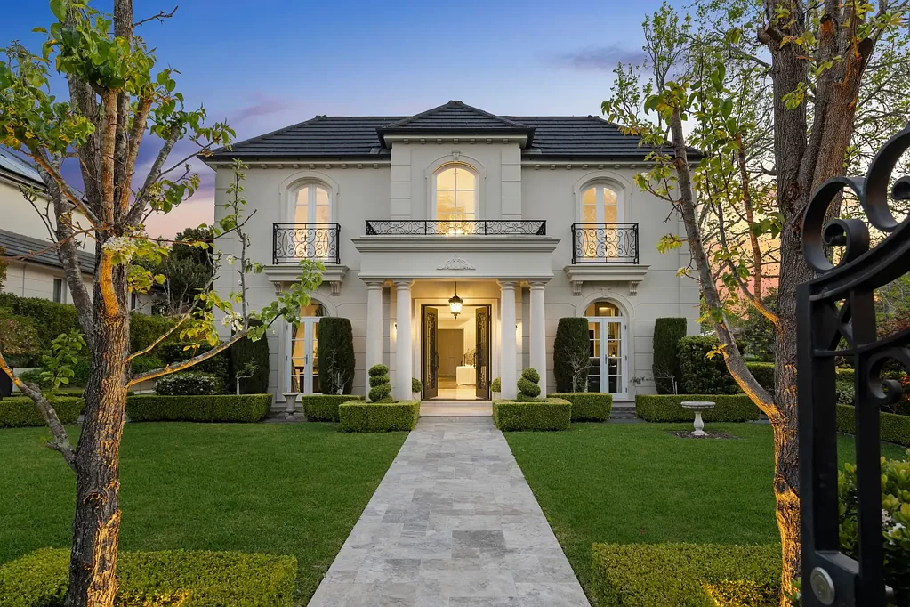 Pymble 5બેડરૂમ Opulence, prestige and luxury east-side family living beyond compare