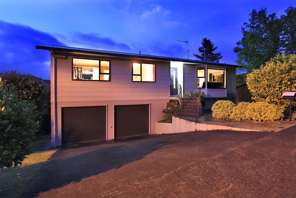 68 Awatea Street, Porirua East, Porirua, 4 phòng ngủ, 2 phòng tắm