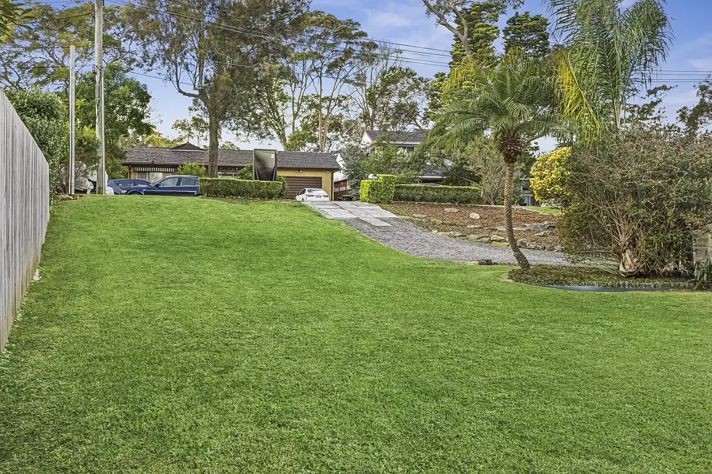 Killarney Heights 4Kwarto ARCHITECT DESIGNED FAMILY HOME ON LEVEL 740SQM PARCEL IN PREMIER STREET