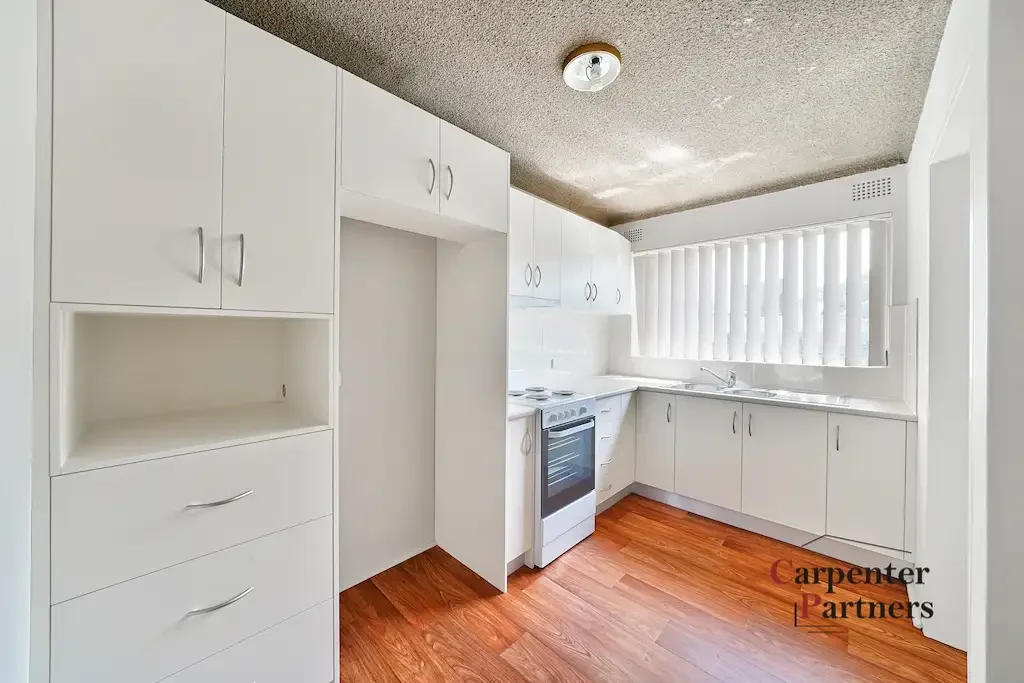 2 Bedrooms  Close to town