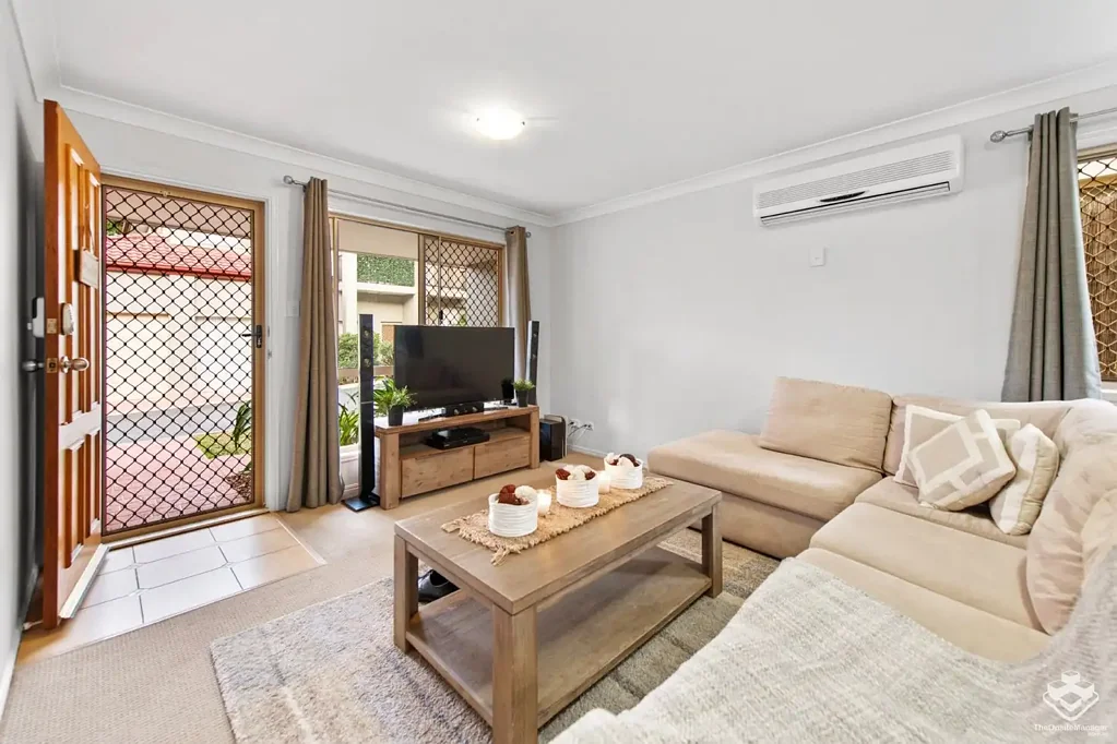 Runcorn 3침실 3-Bedrooms Townhouse with Large Courtyard