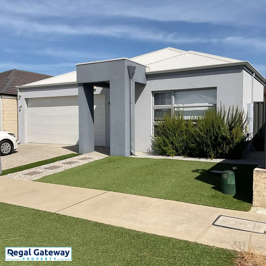Treeby - Large Family Home - 4 x 2 - $800 p/w