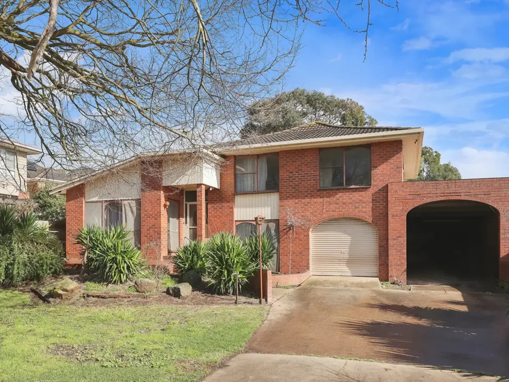 Warrnambool 4 Bedroom OPPORTUNITY KNOCKS!
