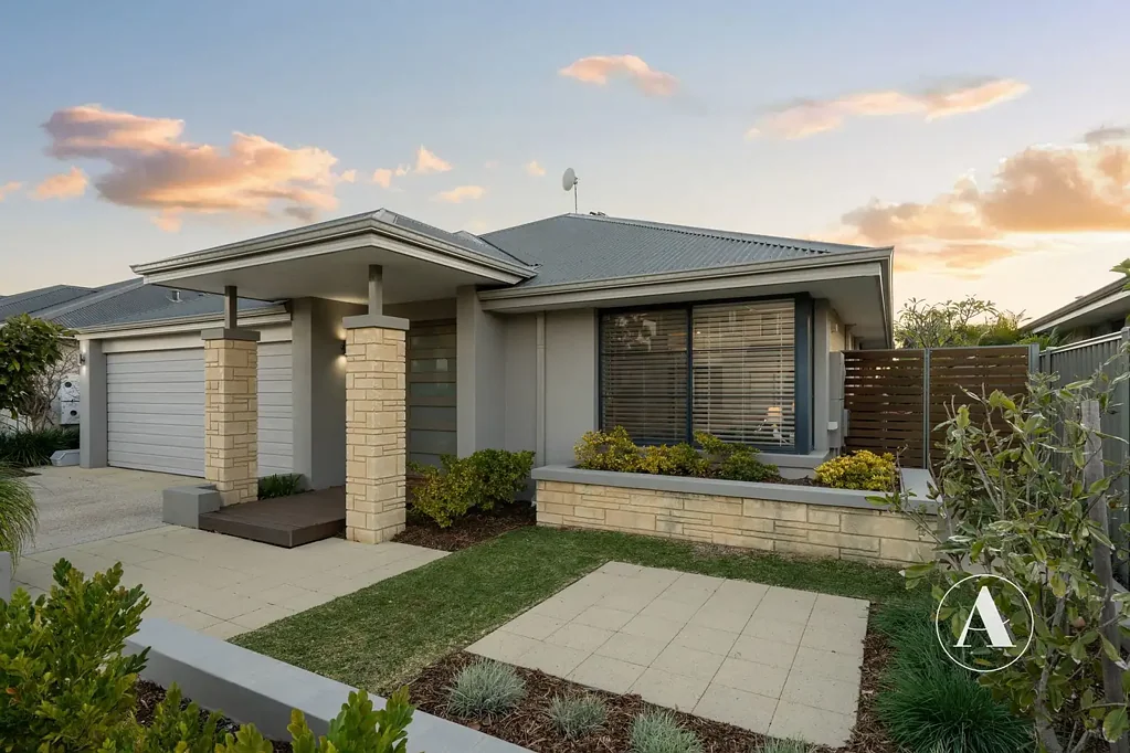 Byford 4房  SPACIOUS FAMILY LIVING - 4 BEDS + 2 BATH + THEATRE + 503m2