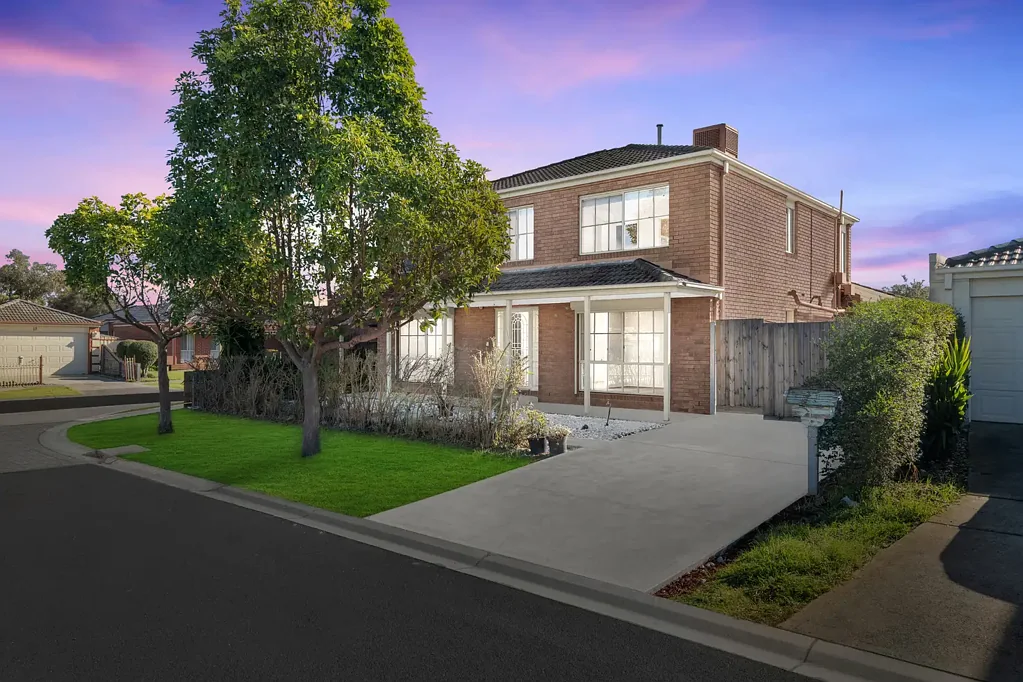 Hoppers Crossing 5房 家庭生活 | 翻新5卧室住宅，带3个起居区，宽敞时尚 FAMILY LIVING | RENOVATED 5-BEDROOM HOME WITH 3 LIVING AREAS, SPACE & STYLE