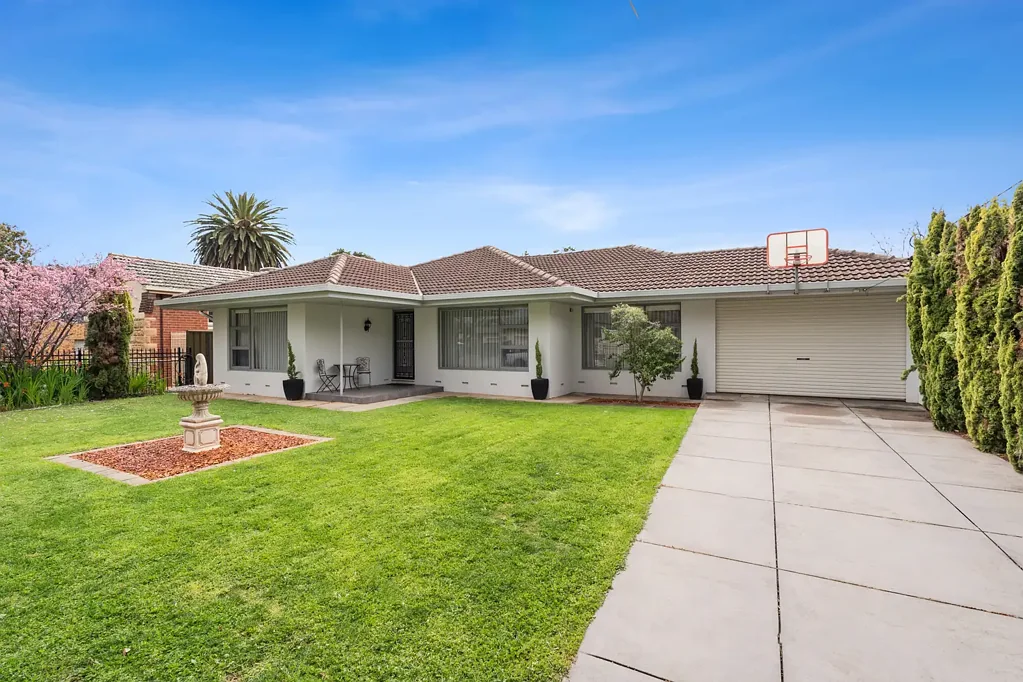 Glengowrie 3 Bedroom A World of Opportunity on 800sqm+ with the Ultimate Workshop