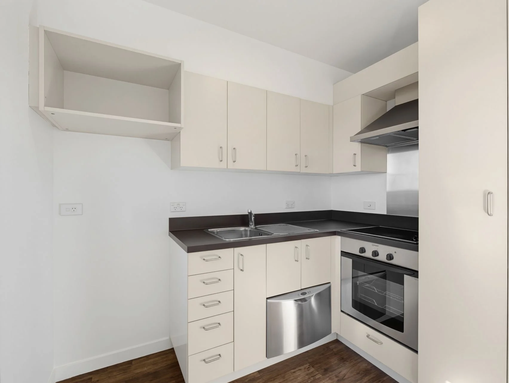 Phillipstown 2Kwarto Elevated Phillipstown Apartment with Two Carparks