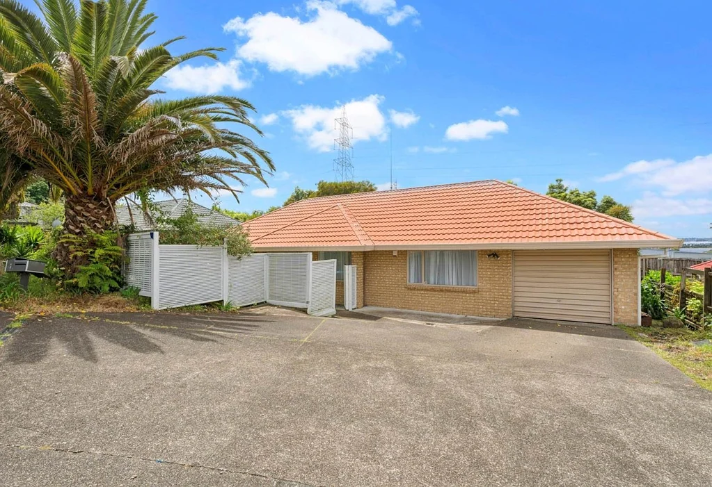 Meticulously Maintained Four Bedrooms in Mt Wellington