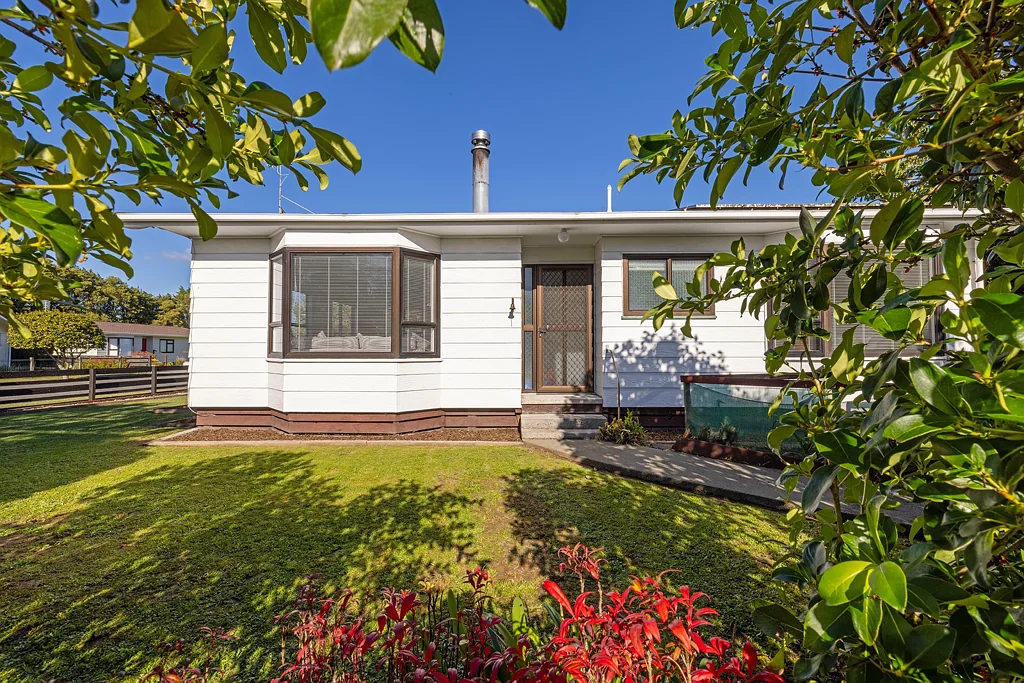 Carterton 2房  Very Tidy, Sunny 2 Bedrooms, Great Garaging