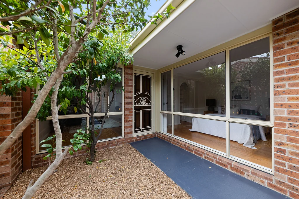 12 Nairn Place, Macquarie, ACT 2614