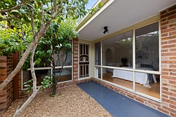12 Nairn Place, Macquarie