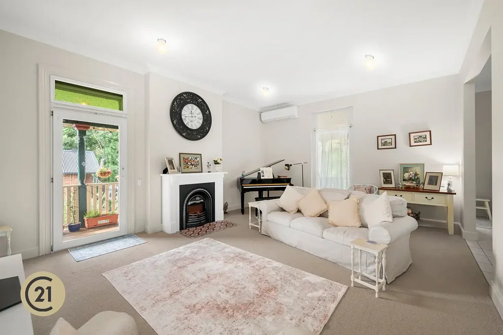 West Pennant Hills 2Phòng ngủ Over 55's Lifestyle at "Limona" | Warmth, Character and Convenience