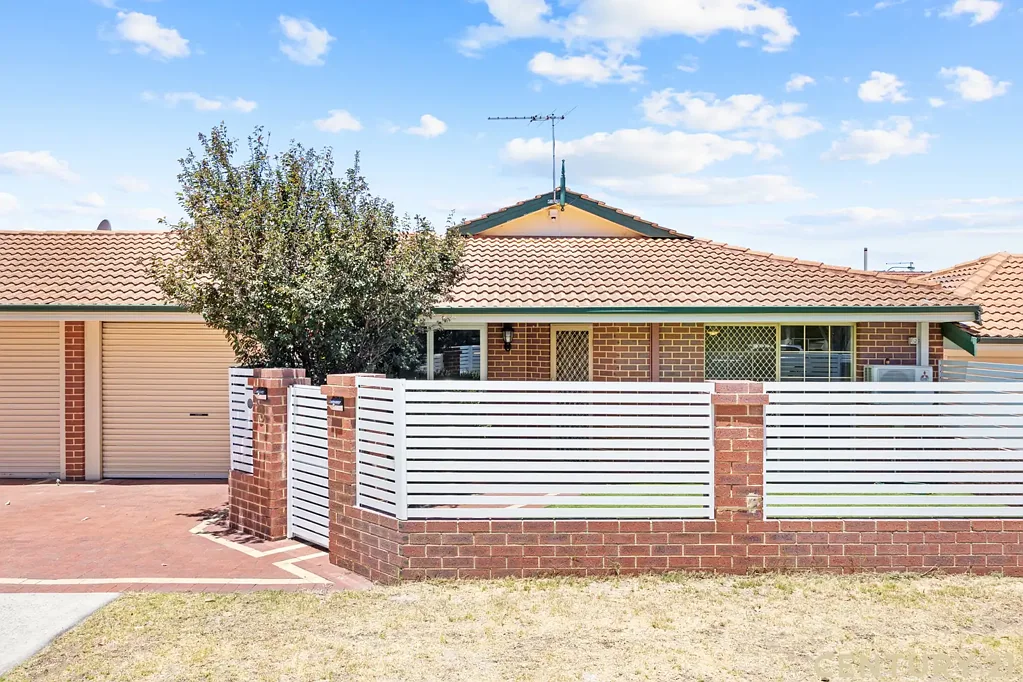 Charming Home - Fully Equipped & Fully Furnished!
