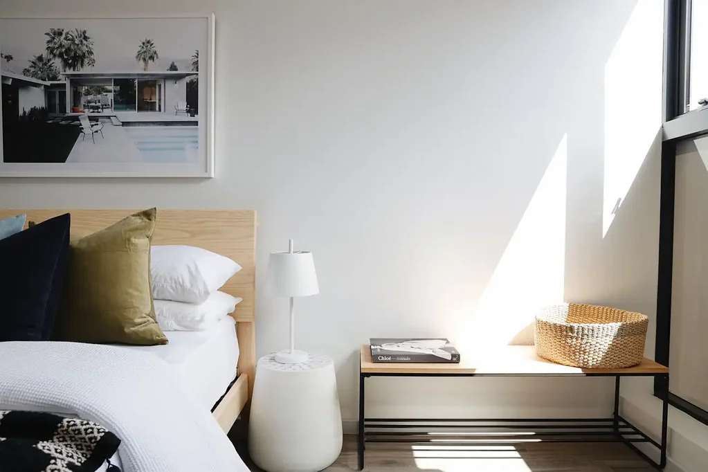 Fully Furnished Studio - All Inclusive Rent and Bills (3 - 12 Month Leases)