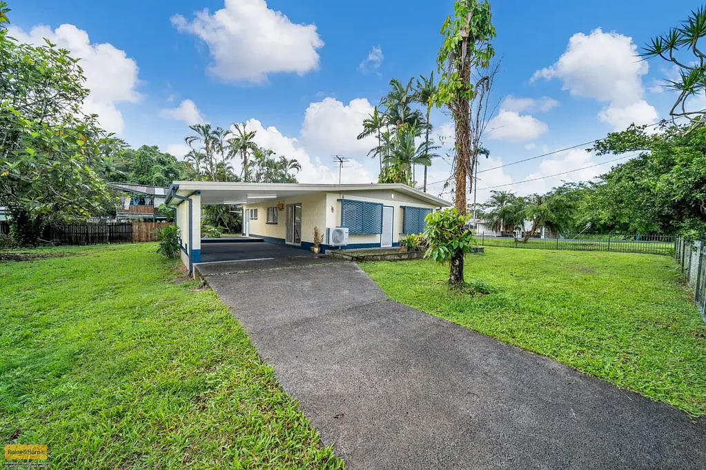 East Innisfail 3 Bedroom Fully renovated, single level home