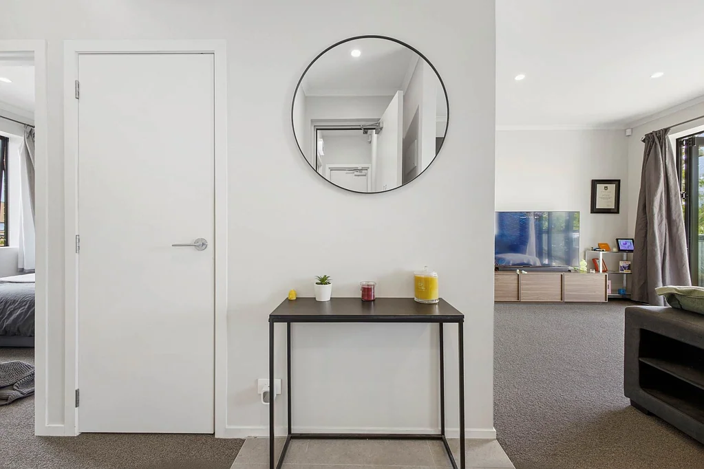 Hobsonville 1ห้องนอน Jalcon Built Apartment with 15-Year Weathertig...