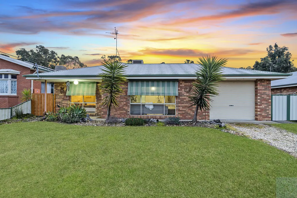 49 Charlotte Street, Tocumwal, NSW 2714