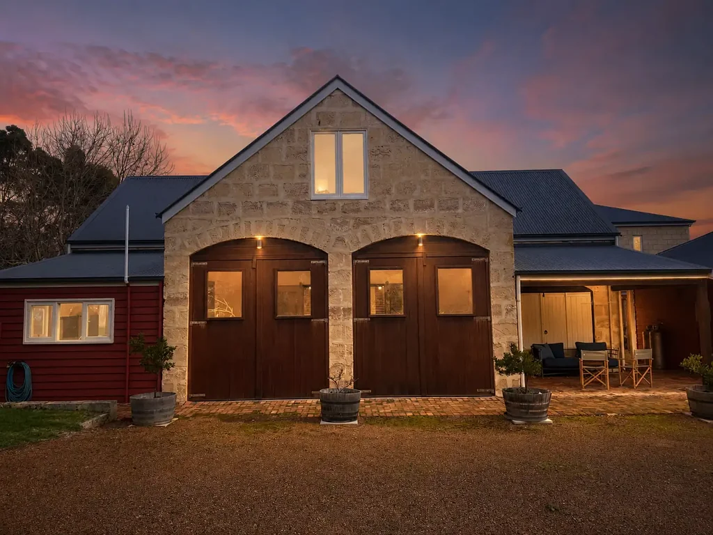 Burnside - Fully furnished lifestyle retreat (4-month lease only)
