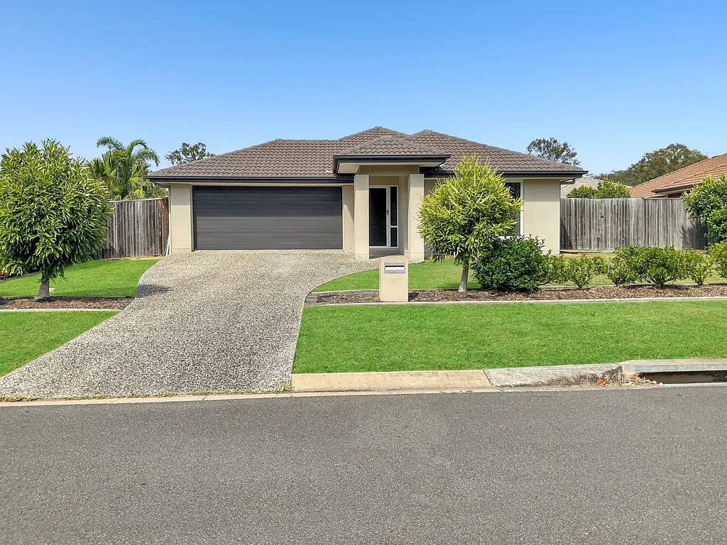 Augustine Heights 4 Bedroom INVESTMENT OPPORTUNITY ON 639sqm BLOCK. LEASED TO DEFENCE HOUSING UNTIL 2028.