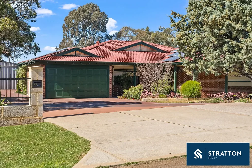 Beeliar 5房  Classic Family Charm on a Spacious Block - Endless Lifestyle Possibilities in Beeliar!