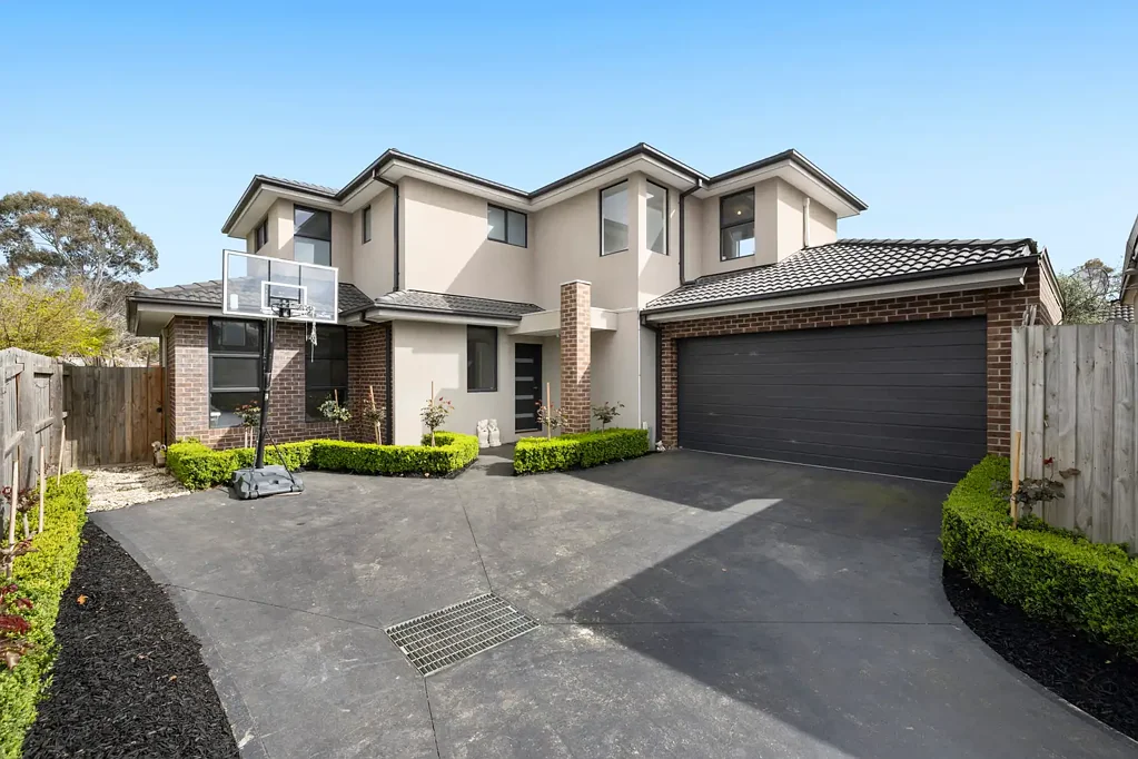 2/12 Ross Street, Ferntree Gully, VIC 3156
