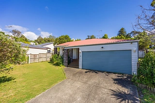 27 Greenvalley Rise, Glenfield, North Shore City