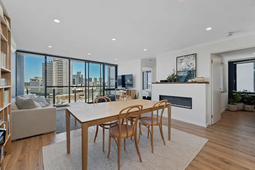 Southbank 2 Bedroom Refined, Renovated & Ready – A Luxe Southbank Lifestyle Awaits