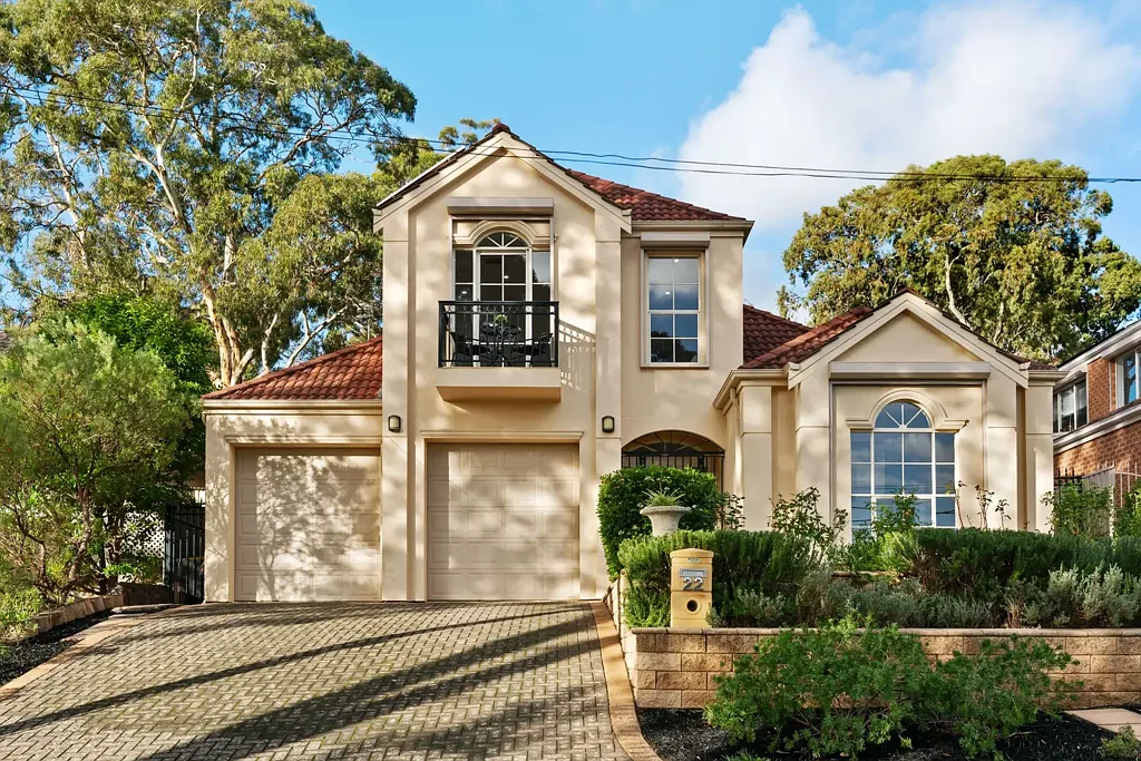 Stonyfell 4房  Contemporary Elegance with Sweeping Eastern Views.