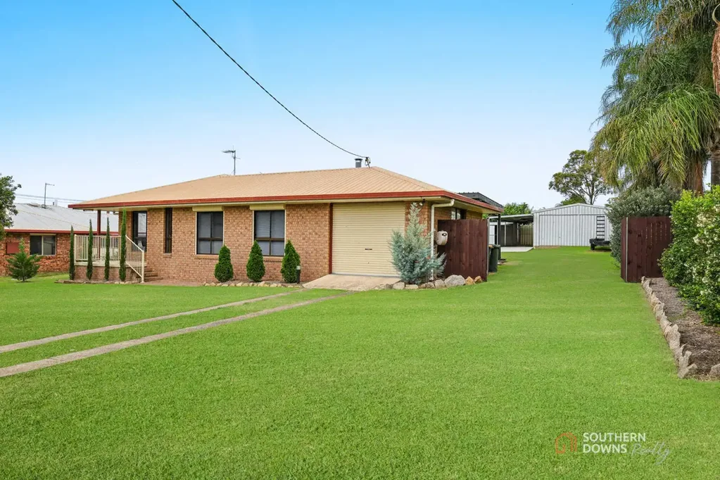 Well Appointed 3 Bed Home in Quiet Rosenthal Heights with Large Yard