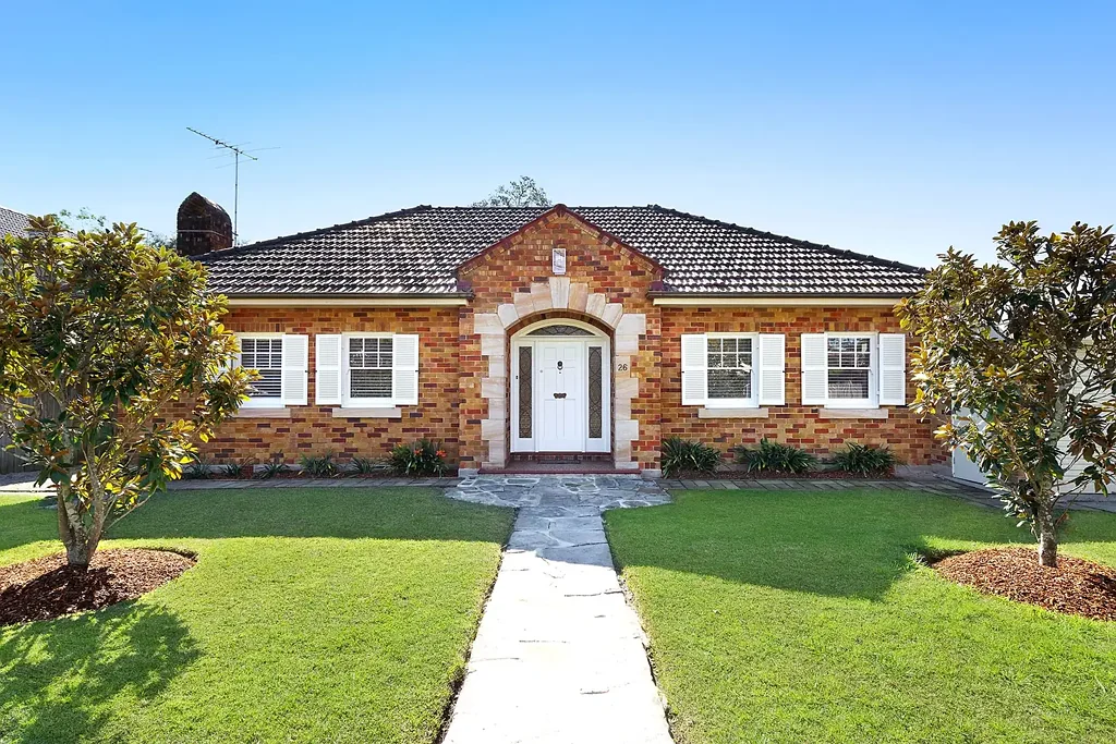 Conveniently positioned large family home