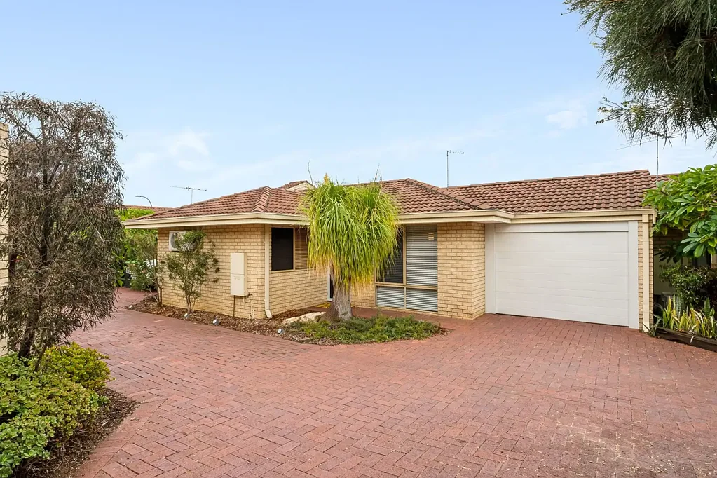 Scarborough 3Zimmer Beautifully Renovated 3 Bedroom Strata Home