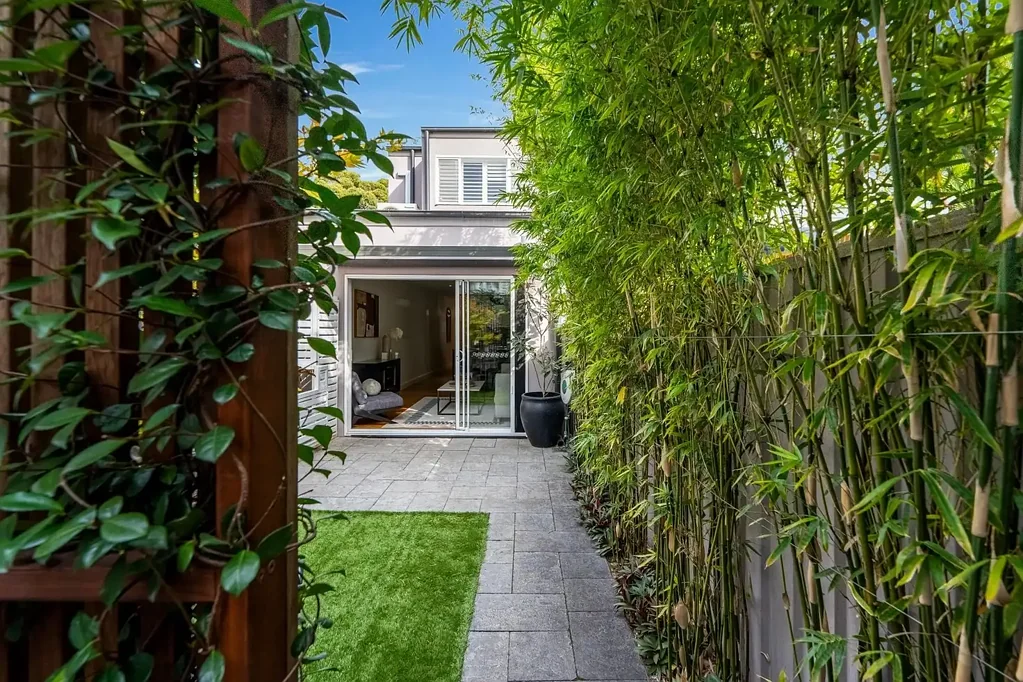 Stylish Four-Bedroom Terrace with Separate Studio in a Prime Green Square Location