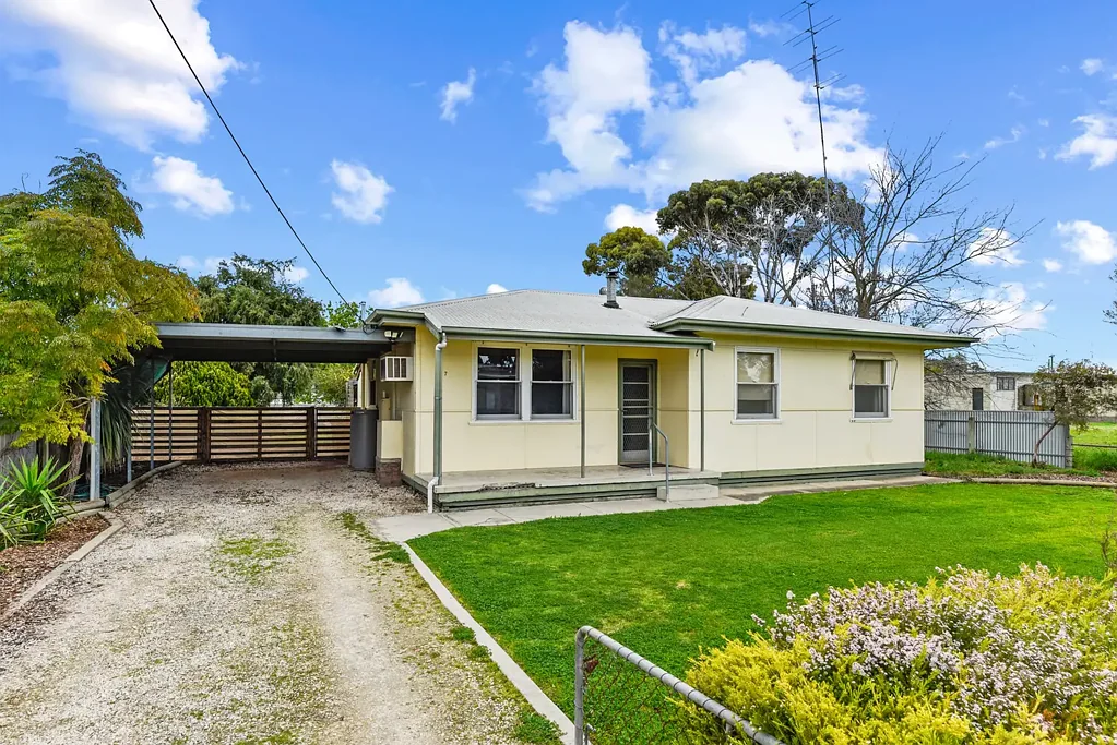 Keith 4Kwarto COMFORTABLE FAMILY LIVING WITH GREAT OUTDOOR SPACE