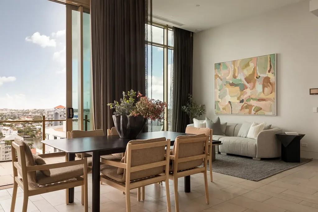 Kangaroo Point 3房 Kangaroo Point顶楼视野 188m²宽敞布局 Miele顶级电器 豪华主卧套房 露台无边泳池 步行CBD&河畔 Penthouse at Lume Kangaroo Point – Clear Instructions. Must Be Sold.
