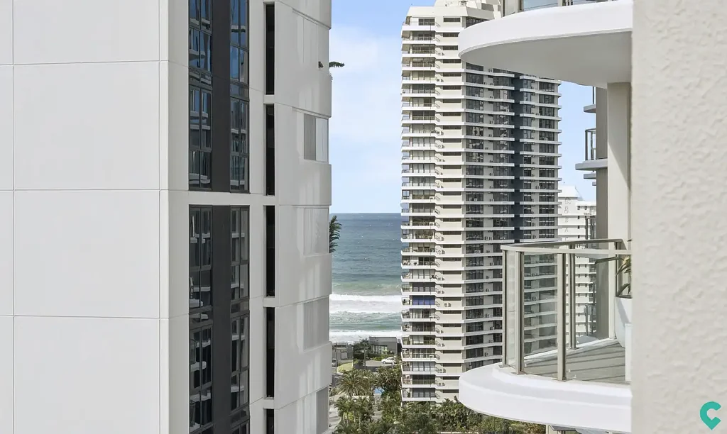 Luxury Lagoon Living in the Heart of Main Beach